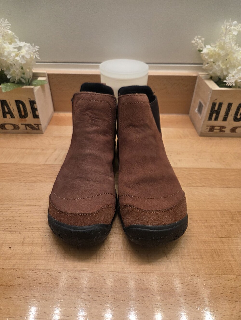 KEEN CNX II Chelsea Boots Brown Leather Womens Size 8.5 - Picture 2 of 11